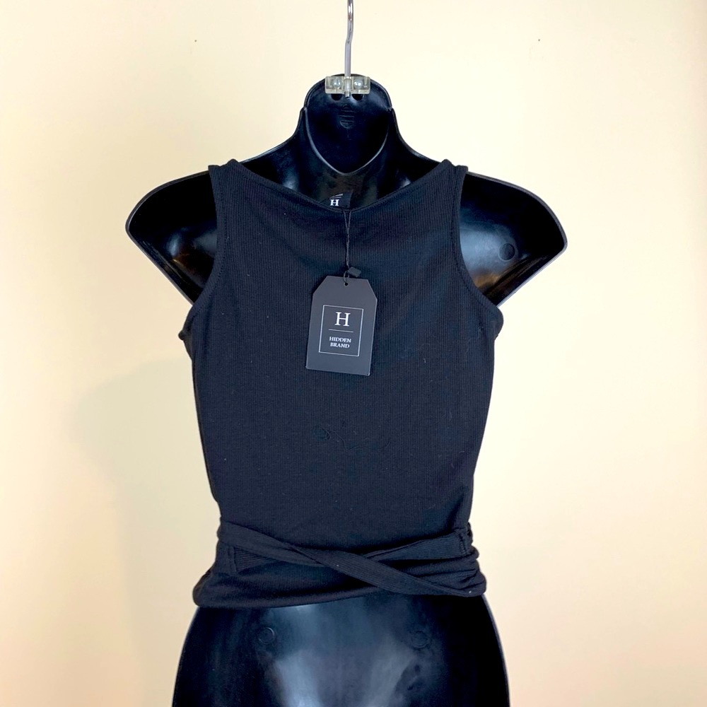 NWT Hidden Brand wrap Tie Waist Black Tank Top, size Medium - Picture 2 of 3